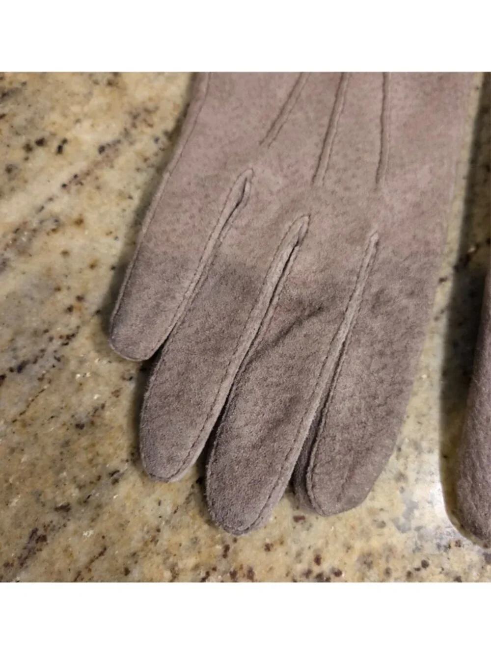 Vintage Womens Size M Gray Suede Leather Lined Gloves Fownes